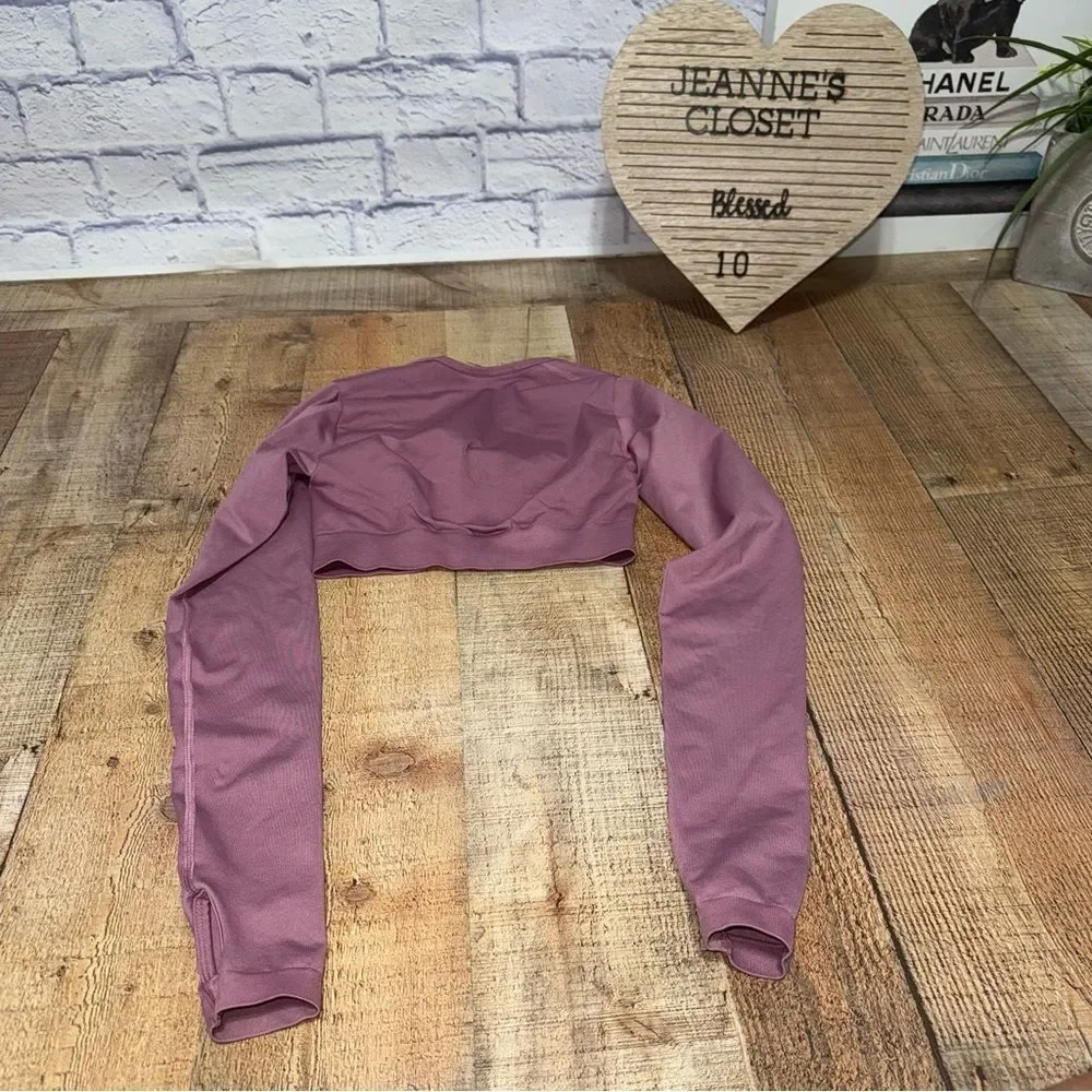 Bo + Tee Long Sleeve Crop Top